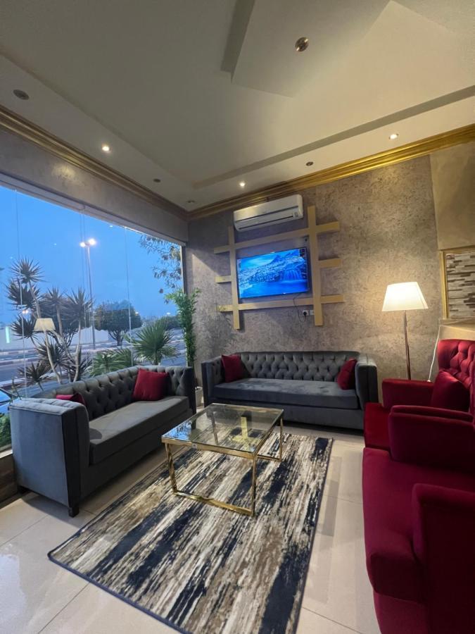 أجنحة ورد للوحدات الفندقية Khamis Mushait Exteriör bild