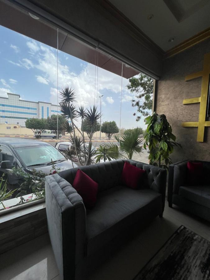 أجنحة ورد للوحدات الفندقية Khamis Mushait Exteriör bild